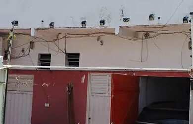 Imagem: A casa possui 1 Dormitório, 1 Banheiro, 100m² de Área e