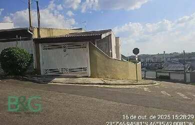 Imagem: A casa em condomínio possui 3 Dormitórios, 1 Banheiro, 1 Vaga