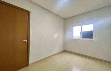 Imagem 9: Apartamento semimobiliado com 02 dormitórios, sacada e vista panorâmica