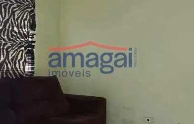 Imagem: A casa possui 2 Dormitórios, 2 Banheiros, 2 Vagas na garagem