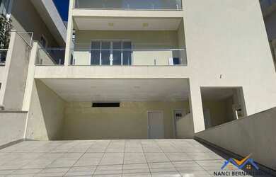 Imagem: A casa para alugar possui 3 Dormitórios, 4 Banheiros, 4 Vagas