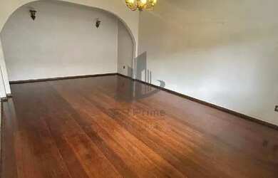 Imagem: O apartamento possui 4 Dormitórios, 1 Banheiro, 2 Vagas na