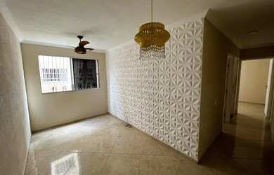 Imagem: O apartamento possui 2 Dormitórios, 1 Banheiro, 1 Vaga na garagem