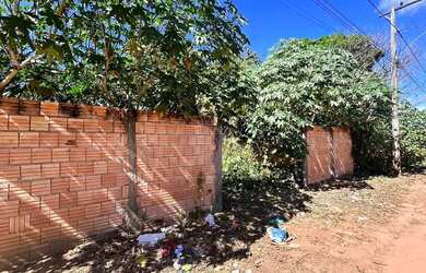 Imagem 4: LOTE MURADO. 372m² de Área