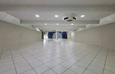 Imagem: O depósito possui 2 Vagas na garagem, 570m² de Área e Imóvel