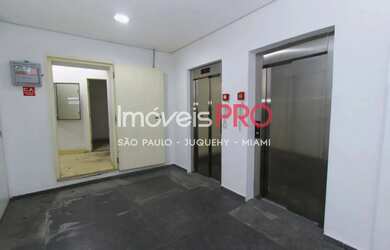 Imagem 4: Prédio reformado com quatro pavimentos, dois elevadores novos