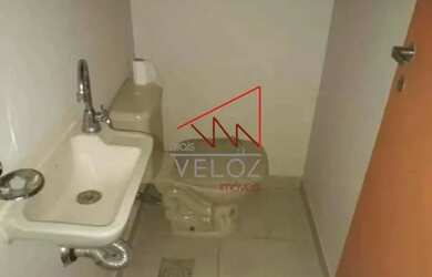 Imagem: O depósito possui 42m² de Área e está localizado em Catete