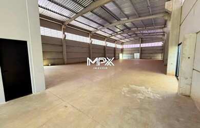 Imagem: O depósito possui 800m² de Área e está localizado em Água