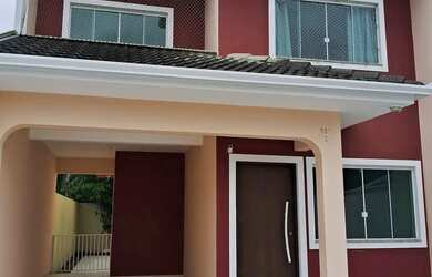 Imagem: A casa possui 4 Dormitórios, 4 Banheiros, 2 Vagas na garagem