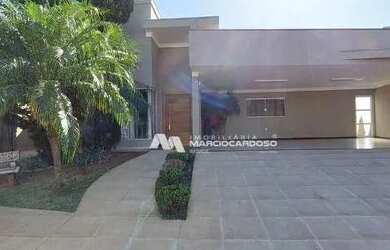 Imagem: A casa em condomínio possui 4 Dormitórios, 5 Banheiros, 5