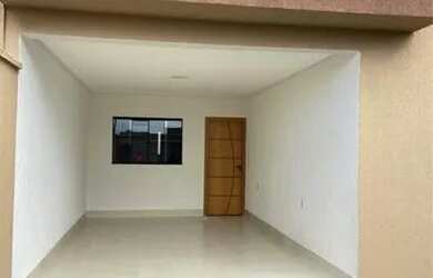 Imagem: A casa possui 3 Dormitórios, 1 Banheiro, 10m² de Área e