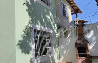 Imagem: A casa possui 2 Dormitórios, 1 Banheiro, 2 Vagas na garagem