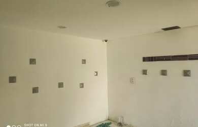 Imagem: A casa possui 2 Dormitórios, 1 Banheiro, 2 Vagas na garagem