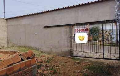 Imagem: O terreno possui 200m² de Área e está localizado em Conjunto