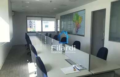 Imagem: O depósito possui 2 Vagas na garagem, 83m² de Área e está