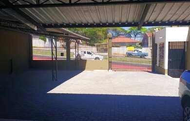 Imagem: A kitnet possui 1 Dormitório, 1 Banheiro, 1 Vaga na garagem