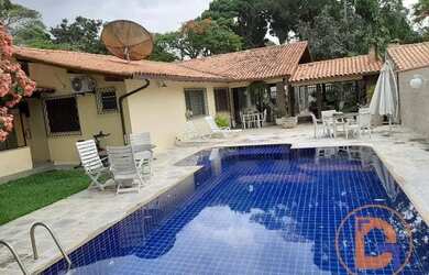 Imagem: A casa possui 3 Dormitórios, 3 Banheiros, 3 Vagas na garagem