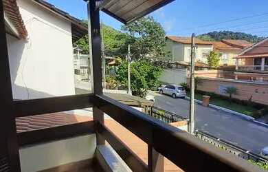 Imagem: A casa possui 3 Dormitórios, 4 Banheiros, 1 Vaga na garagem