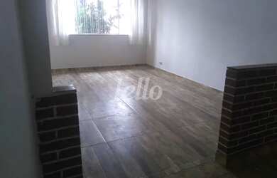 Imagem: A casa possui 3 Dormitórios, 1 Banheiro, 4 Vagas na garagem