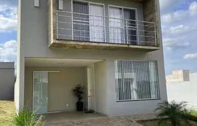 Imagem: A casa em condomínio possui 3 Dormitórios, 4 Banheiros, 2