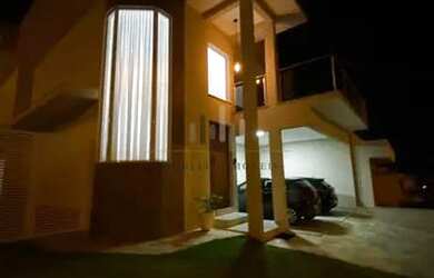 Imagem: A casa em condomínio possui 3 Dormitórios, 2 Banheiros, 3