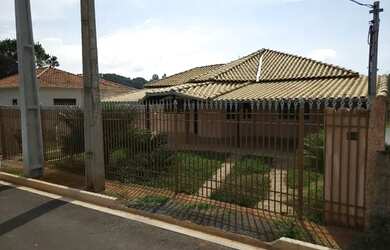 Imagem 3: Linda Casa. Churrasqueira, 300m² de Área, 5 Vagas na garageme4 Dormitórios