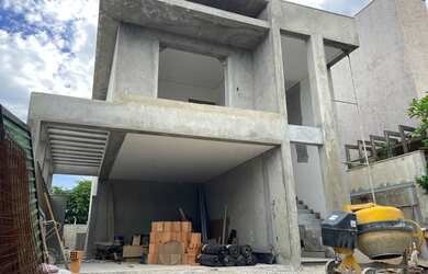 Imagem: A casa em condomínio possui 3 Dormitórios, 5 Banheiros, 4