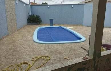 Imagem: A casa possui 2 Dormitórios, 1 Banheiro, 1 Vaga na garagem