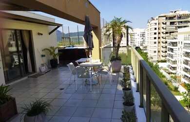 Imagem: O apartamento na cobertura possui 4 Dormitórios, 4 Banheiros