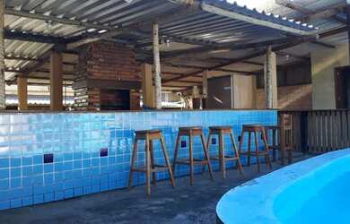 Imagem: A casa possui 3 Dormitórios, 1 Banheiro, 4 Vagas na garagem