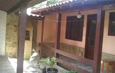 Imagem: A casa em condomínio para alugar possui 1 Dormitório, 2 Banheiros