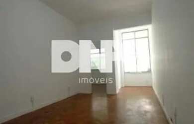 Imagem: O apartamento possui 2 Dormitórios, 2 Banheiros, 80m² de Área