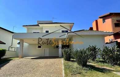 Imagem: A casa em condomínio possui 5 Dormitórios, 5 Banheiros, 4