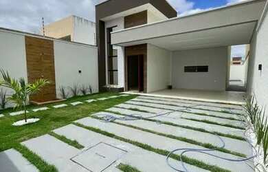 Imagem: A casa possui 3 Dormitórios, 1 Banheiro, 3 Vagas na garagem