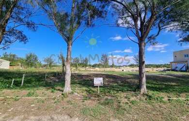 Imagem: O terreno à venda possui e está localizado em Balneário