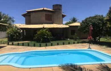 Imagem: A casa em condomínio possui 4 Dormitórios, 4 Banheiros, 4