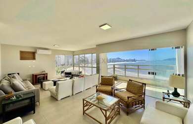 Imagem 2: Apartamento frente mar, reformado com varanda na Praia das Asturias, Guaruja