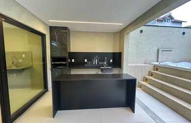 Imagem 8: Lindo Sobrado com 4 suítes plenas, incluindo uma suíte master com closet