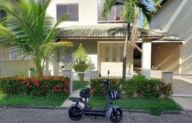 Imagem 2: Sobrado para venda possui 198 metros quadrados com 4 quartos em Buraquinho...