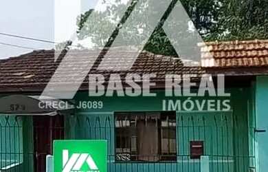 Imagem: A casa possui 4 Dormitórios, 3 Banheiros, 1 Vaga na garagem