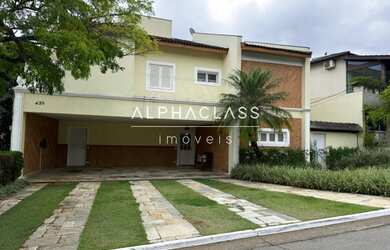 Imagem: A casa em condomínio possui 4 Dormitórios, 3 Banheiros, 2