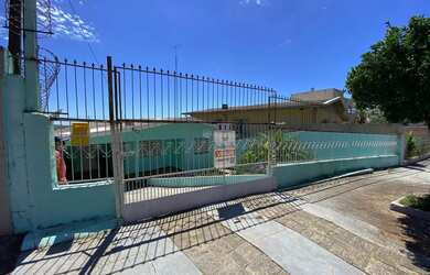 Imagem: O depósito possui 2 Vagas na garagem, 110m² de Área e está