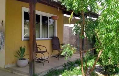 Imagem: A casa em condomínio possui 3 Dormitórios, 2 Banheiros, 1