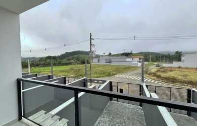 Imagem: A casa para alugar possui 2 Dormitórios, 2 Banheiros, 2 Vagas