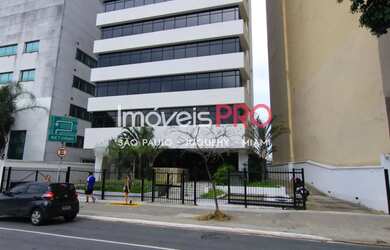 Imagem: O depósito possui 5 Vagas na garagem, 3.614m² de Área e