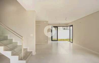 Imagem: A casa em condomínio possui 3 Dormitórios, 4 Banheiros, 2