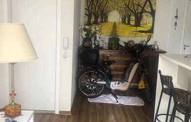 Imagem: O apartamento possui 2 Dormitórios, 1 Banheiro, 1 Vaga na garagem