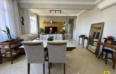 Imagem 2: Apartamento de 2 dormitórios reformado no Centro de Florianópolis -...