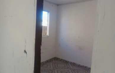 Imagem: A casa possui 3 Dormitórios, 1 Banheiro e 30m² de Área e