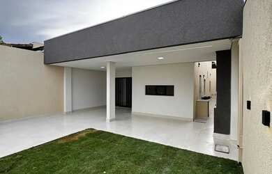 Imagem: A casa possui 3 Dormitórios, 1 Banheiro e 160m² de Área e